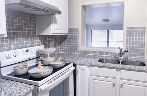 Arlington House | Charming 3-bedroom house in delightful Jacksonville with AC, WiFi