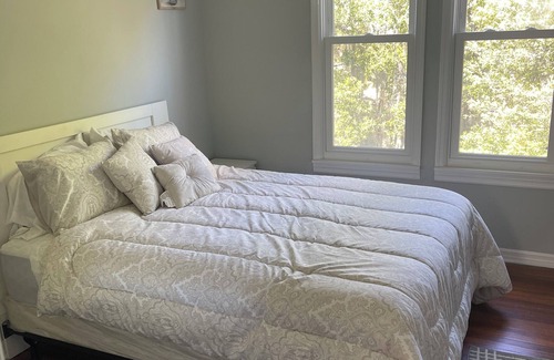 Brentwood House | Charming 3-bedroom house in Jacksonville with WiFi and AC