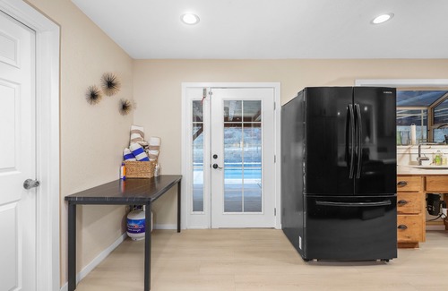 Lake Hughes House | Charming 3-bedroom house with WiFi, AC in lovely Lake Hughes