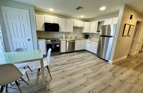 Westminister House | Charming 3-bedroom- 2 bathroom house, by JetBlue Park.