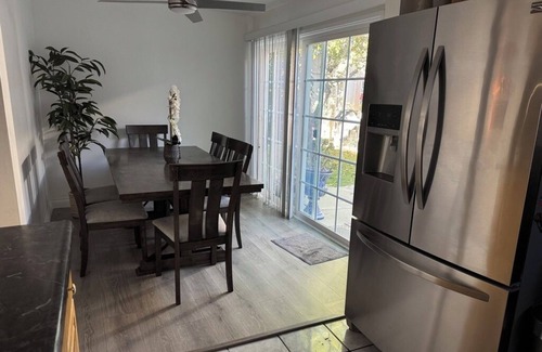 Burbank House | Charming 3-bedroom house in brilliant Los Angeles with WiFi, AC