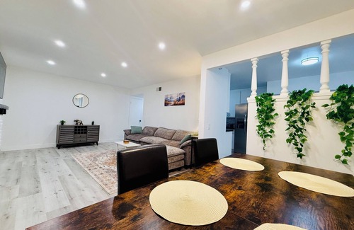 Canoga Park House | Charming 3-bedroom house in Peaceful West Hills, Los Angeles