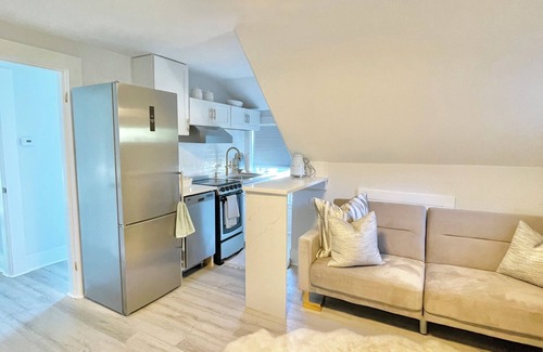 Marlborough House | Charming 3-bedroom house in Marlborough with AC, WiFi. Enjoy your stay