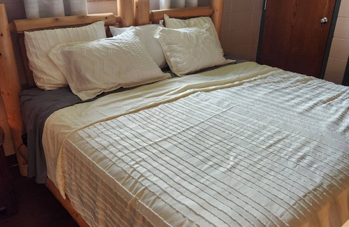 Marshalltown Cabin | Charming 3-bedroom lodge at Wolfe Ranch of Marshalltown