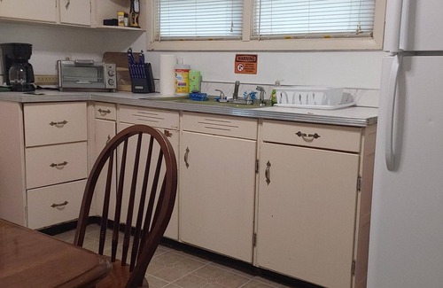 Martinsville House | Charming 3-bedroom house in welcoming Martinsville with AC