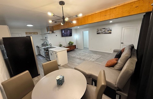 Midwest City House | Charming 3-bedroom with WiFi and AC in Midwest City