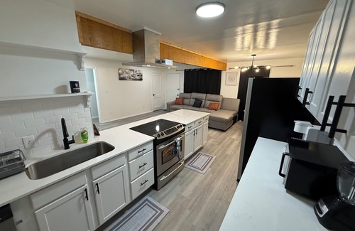 Midwest City House | Charming 3-bedroom with WiFi and AC in Midwest City
