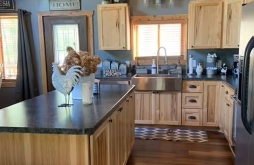 Merrillan Cabin | Charming 3-bedroom cabin with AC and WiFi in Neillsville