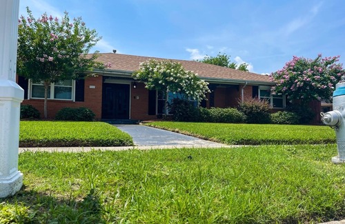 Seabrook House | Charming 3 bedroom home