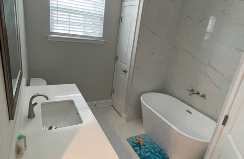 Faubourg Delassize House | Charming 3-bedroom house with WiFi, AC in terrific New Orleans