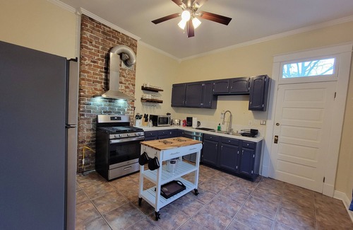 East Carrollton House | Charming 3-bedroom, 2 bath house in the delightful Uptown New Orleans