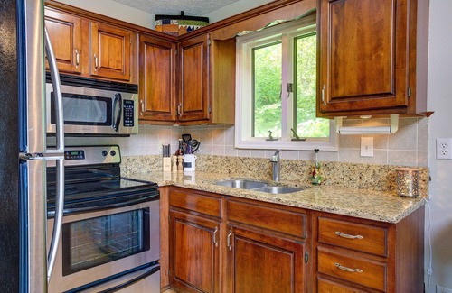 Piney Flats Cabin | Charming 3-bedroom cabin on Boone Lake