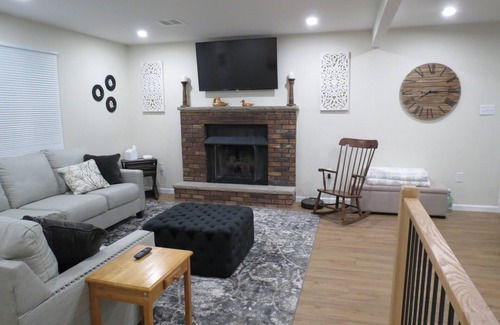 Tunkhannock Township House | Charming 3-bedroom house with AC, WiFi in serene Pocono Lake