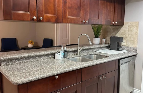 Bear Creek House | Charming 3-bedroom house in pleasant Port Richey with AC, WiFi