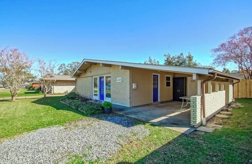 Kenner - Louis Armstrong International Airport House | Charming 3-bedroom house in lovely River Ridge near MSY airport