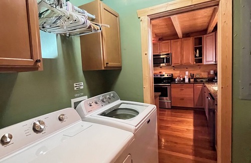 Robbinsville Cabin | Charming 3-bedroom cabin with AC, WiFi in superb Robbinsville