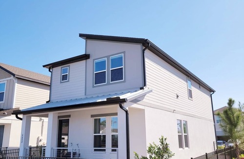 St. Cloud House | Charming 3-bedroom house with fitness room, WiFi in welcoming Saint Cloud