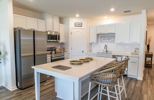 Bearss Plaza House | Charming 3-bedroom townhome with AC and WiFi in San Antonio