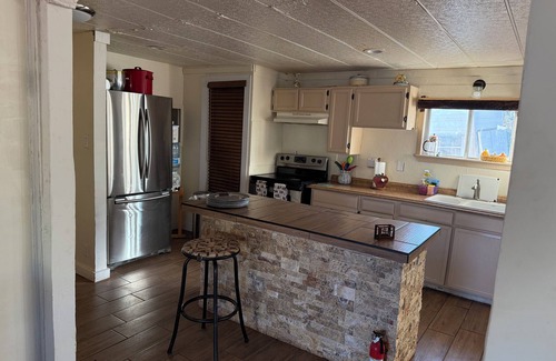 Sandia Knolls Other | Charming 3-bedroom farmhouse with AC, WiFi in brilliant Sandia Park