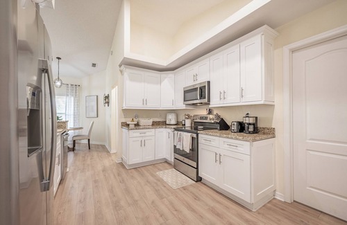 Spring Hill House | Charming 3-bedroom house in beautiful Spring Hill with WiFi, AC