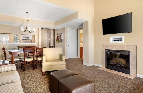 Berkeley House | Charming 3-bedroom, 2 bath townhome for 8 guests, at Historic Powhatan Resort