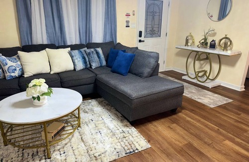 Winter Haven House | Charming 3-bedroom 2 bathroom home in brilliant Winter Haven,pet friendly, WiFi
