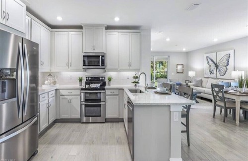 Estero Villa | Charming 3-bedroom villa - Great Location with Hot tub