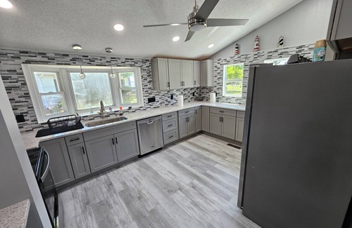 Mount Holly House | Charming 3-bedroom waterfront house in delightful Montross with WiFi, AC