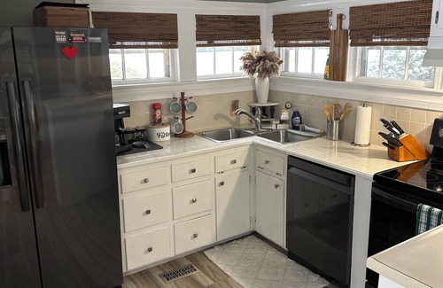 Hartwell House | Charming 3 br 2 bath house in peaceful Hartwell with AC, WiFi