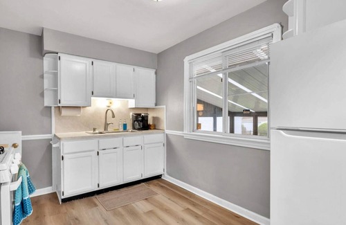 Cleveland House | Charming 3 BR Brick Lodge in Cleveland
