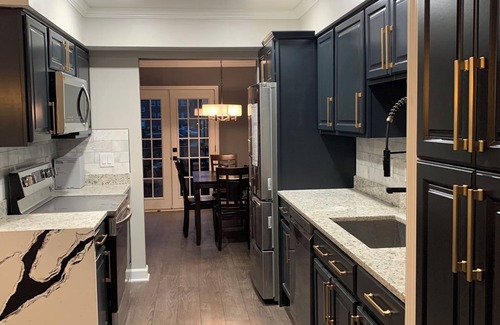Centreville House | Charming 3-BR Corporate Guesthouse near Dulles Airport curated for convenience.