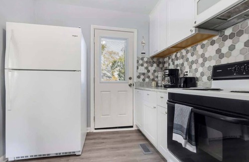 Hampton House | Charming 3-BR Home Near Beach & Downtown