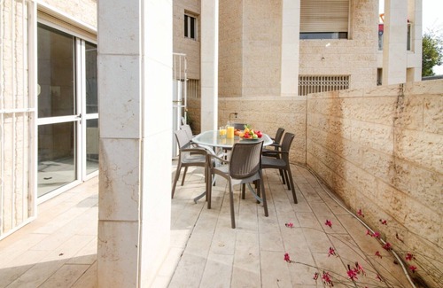Jerusalem Apartment | Charming 3 BR in Baka w/garden
