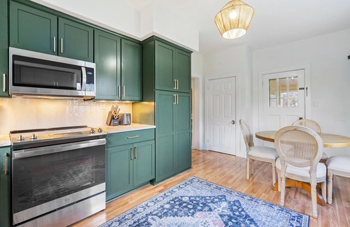 Zelienople House | Charming 3 BR in Small Town Zelienople w/Hot Tub