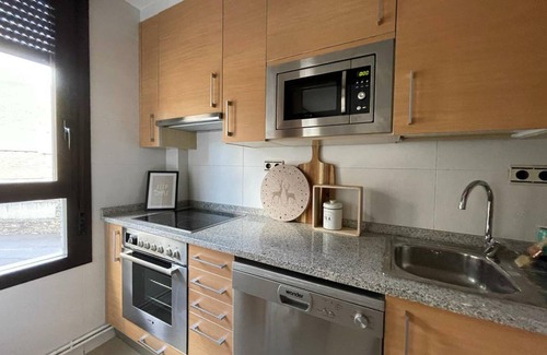 Villanua House | Charming 3-Floor Townhouse with Fireplace, Near Ski Resorts in Villanúa