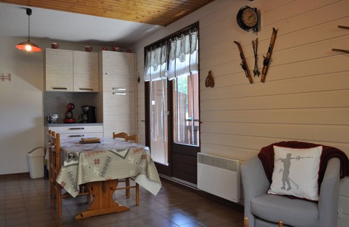 Abondance Apartment | Charming 3-Room Flat Near Village Center – Summer Multi Pass at €3/Day!