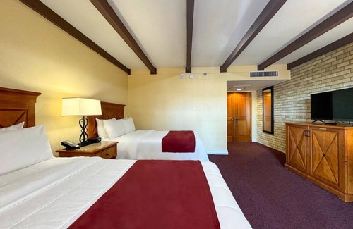Western Division Hotel | Charming 3 Spanish-Style Stay | Scenic Courtyard, Near Major Landmarks