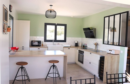 Pierrefeu-du-Var Villa | Charming 3-star villa of 110m2 with swimming pool 20' from the sea in a quiet location