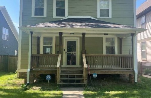 Near Northside House | Charming 3 Story Home Downtown, with Office 1 BD