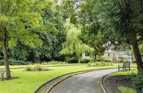 Macclesfield House | Charming 3B Cottage in Bollington