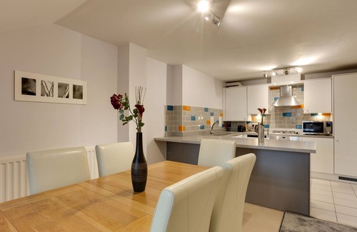 Bishop's Stortford Apartment | Charming 3BR Penthouse in Bishop's Stortford
