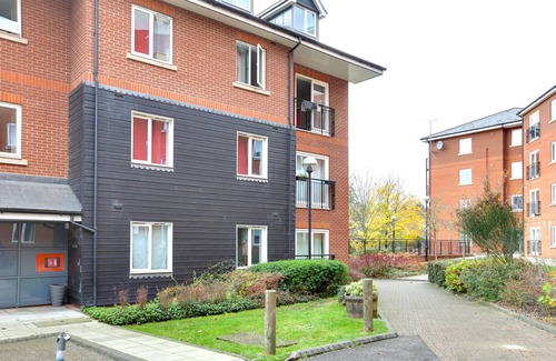 Bishop's Stortford Apartment | Charming 3BR Penthouse in Bishop's Stortford