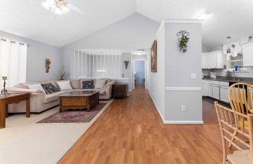 Lawrenceville House | Charming 3B2B Apartment｜Ground Floor Comfort｜Pet-Friendly Retreat Awaits #41922