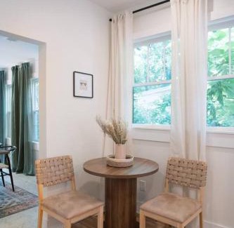 Columbia House | Charming 3BD 2BA at Melrose Heights