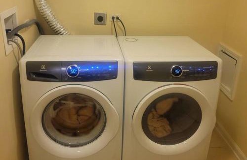 Woodlawn Apartment | Charming 3BD 2BTH Apartment