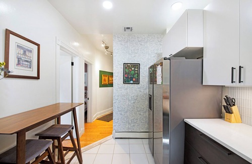 McGinley Square Apartment | Charming 3BD apt minutes from NYC, EWR w/parking