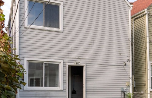 Avondale Apartment | Charming 3BR Duplex Apartment W2