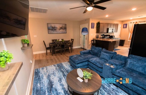 Jacksonville House | Charming 3BR Family Stay | Fenced Yard & Streaming TV
