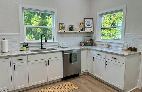 Sanford House | Charming 3BR Farmhouse with Firepit Hammock Porch Retreat!