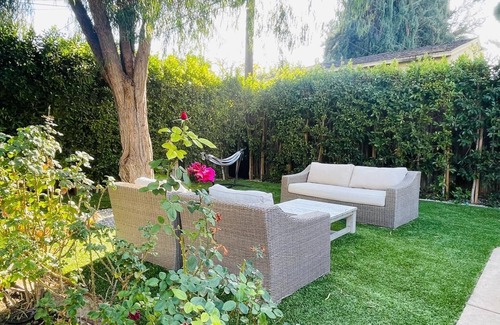 Encino House | Charming 3BR Home in Prime Encino Location With Ping-Pong & Spa!